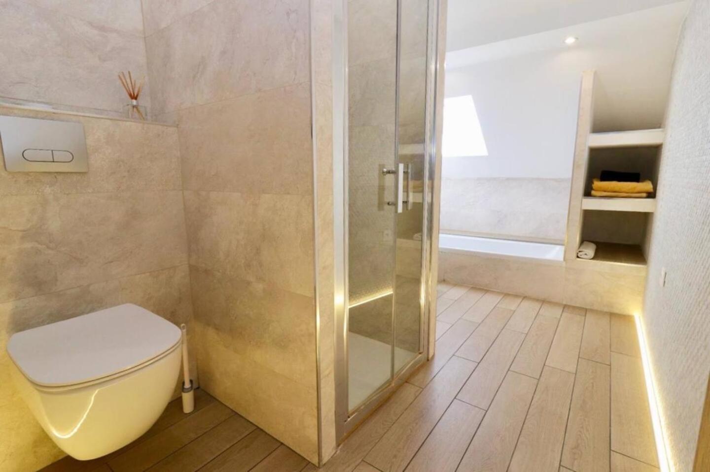 Duplex 120M2 Terrasse Vue Sur Nimes Nîmes Exterior foto
